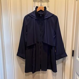 Fantastic coat for chilly wet days and nights. Great for travel. Never worn.